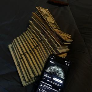 Million Dollar Phone (feat. Dracafully) (Explicit)