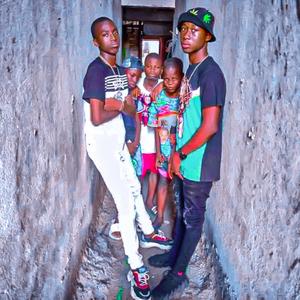 ÇA NOUS METS BIEN (feat. Bloco Junior)