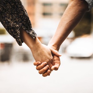 Hold Me Tight(feat. Kowboy)