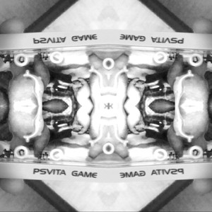 低音轰爆她的头