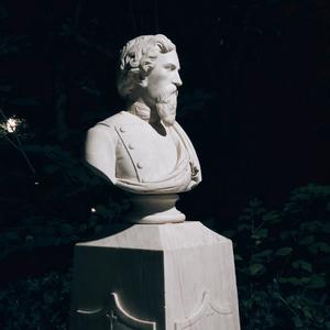 Settling for a lullaby (feat. Omar) (Explicit)