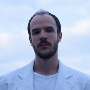 בוחרת לשתוק