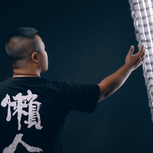 她很孤独