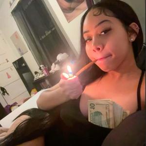 10 Geek (feat. Shugg) (Explicit)