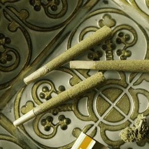 DRUMZ (feat. Diggz0) (Explicit)