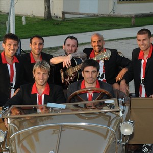 El Lugar Donde Nací(feat. Juan Sebastián Verón, Gastón Fernández, Leandro Benitez, Rodrigo Braña, Leandro Desabato & Germán Ré)