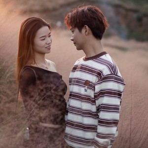 只想跟你谈恋爱 (伴奏)