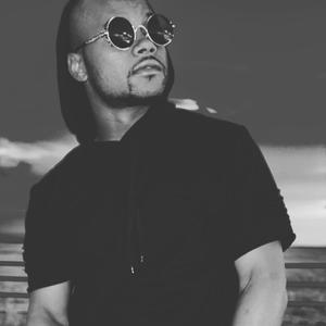 Alive(feat. Eric Mays) (Radio Edit)