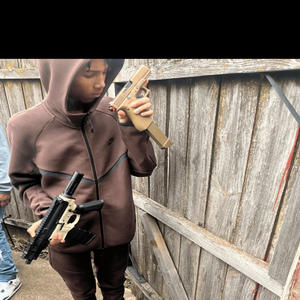 Pink switch (feat. 9bmeechie) (Explicit)