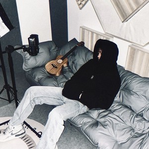 我听着爷爷讲的故事入了眠