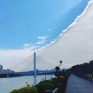 冬天右江的霓虹