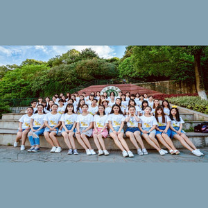 《五年·九班》