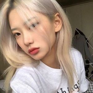 你说曾见过一个和我很像的姑娘