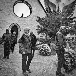 as.i.look.around (Explicit)