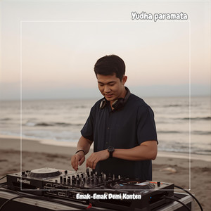 Emak-Emak Demi Konten