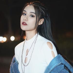 不值得-Simyee陈芯怡