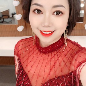 总在梦里见到你 (伴奏)
