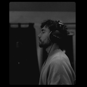39 Schläft (Explicit)