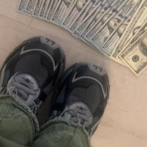 Trifflin! (feat. lifelessgarments) (Explicit)