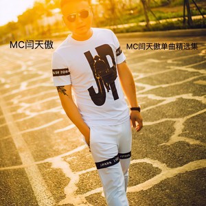 横刀立马向天歌