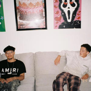 simply distressed (feat. M3MO) (Explicit)