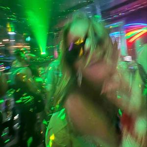 MOVE IT (feat. CAZ! & Wassup Rocker) (Explicit)