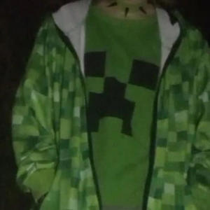 broken pieces (feat. Mistvale) (Explicit)