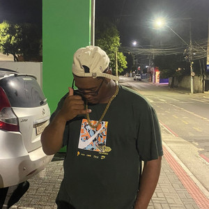 SENTA EM MIM - CORO COM CORÇA (Explicit)