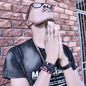 Motho waka (feat. Emzet)