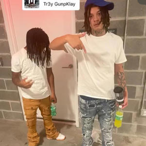 Tr3y gunpklay - DeadEye Living (feat. Arab) (Explicit)