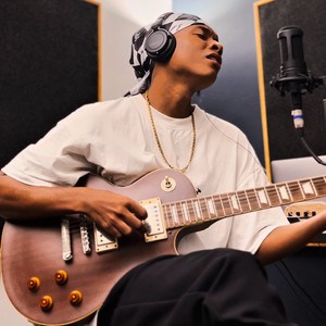 Loco me traes (Versión acústica)