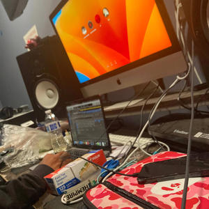 Wait a minute (feat. India, YHG DF & Lyngo) (Explicit)