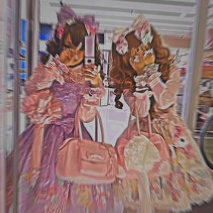 walkin' down (feat. yvngnoirr) (Explicit)