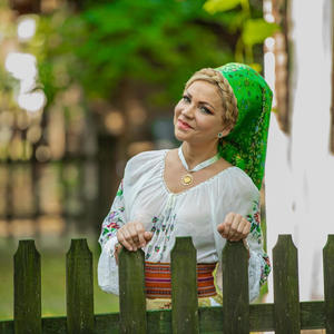 PE TATA L AM MOSTENIT