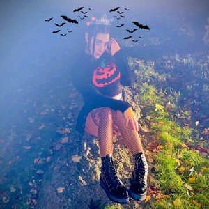 HALLOWQUEEN PRiiiNCESS (Explicit)