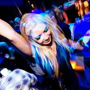 Trenzin da Putaria(feat. Mc Dezoitinho, Mc Theuzyn & Mc Gw) (Explicit)