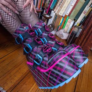 Monster High (feat. Alleycat)