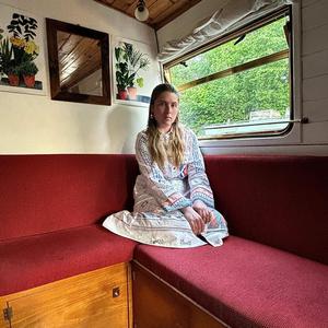 Swimming Pool (Acoustic Version)