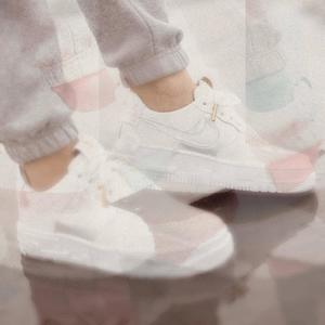 White Shoes (feat. Roach) (Explicit)