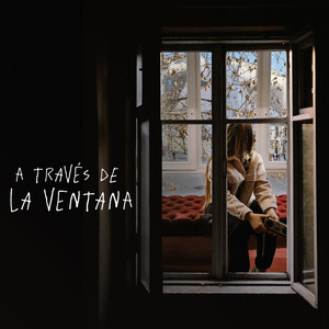 A través de la ventana