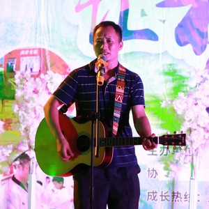 《苟角骄傲》带人声喊赶苟角的伴奏 (伴奏)