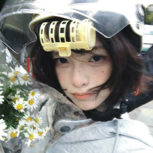 你是谁家的小鬼（这么晚了还没睡）