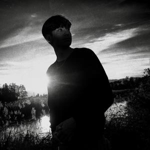 Distance (feat. Hora & ReY.) (Explicit)