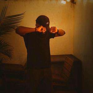 Follow Me (feat. Kingie)