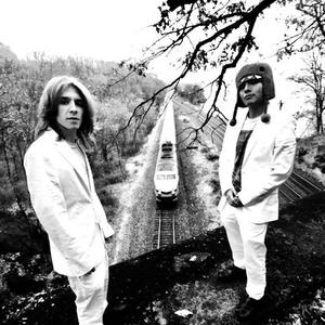 chasethatfeeling (Explicit)