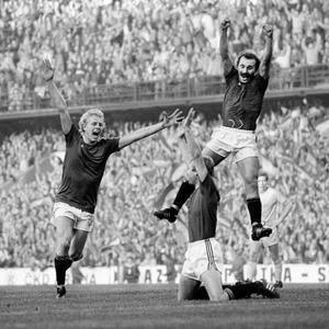 Modrá, žlutá, červená (feat. Johanka & Čapoun)