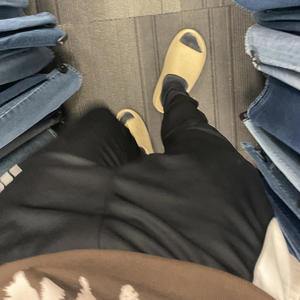 stuck in the middle (feat. itsvet & josh kell) (Explicit)