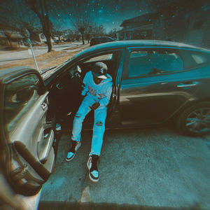 Chasin Dreams (feat. No Apøløgiez) (Explicit)