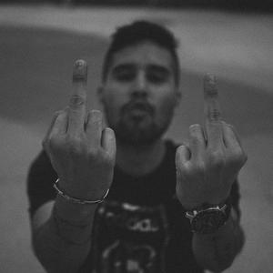 Todos tienen un precio (Explicit)