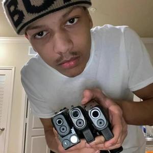 onna swiitch rmx (feat. 1effren) (Explicit)